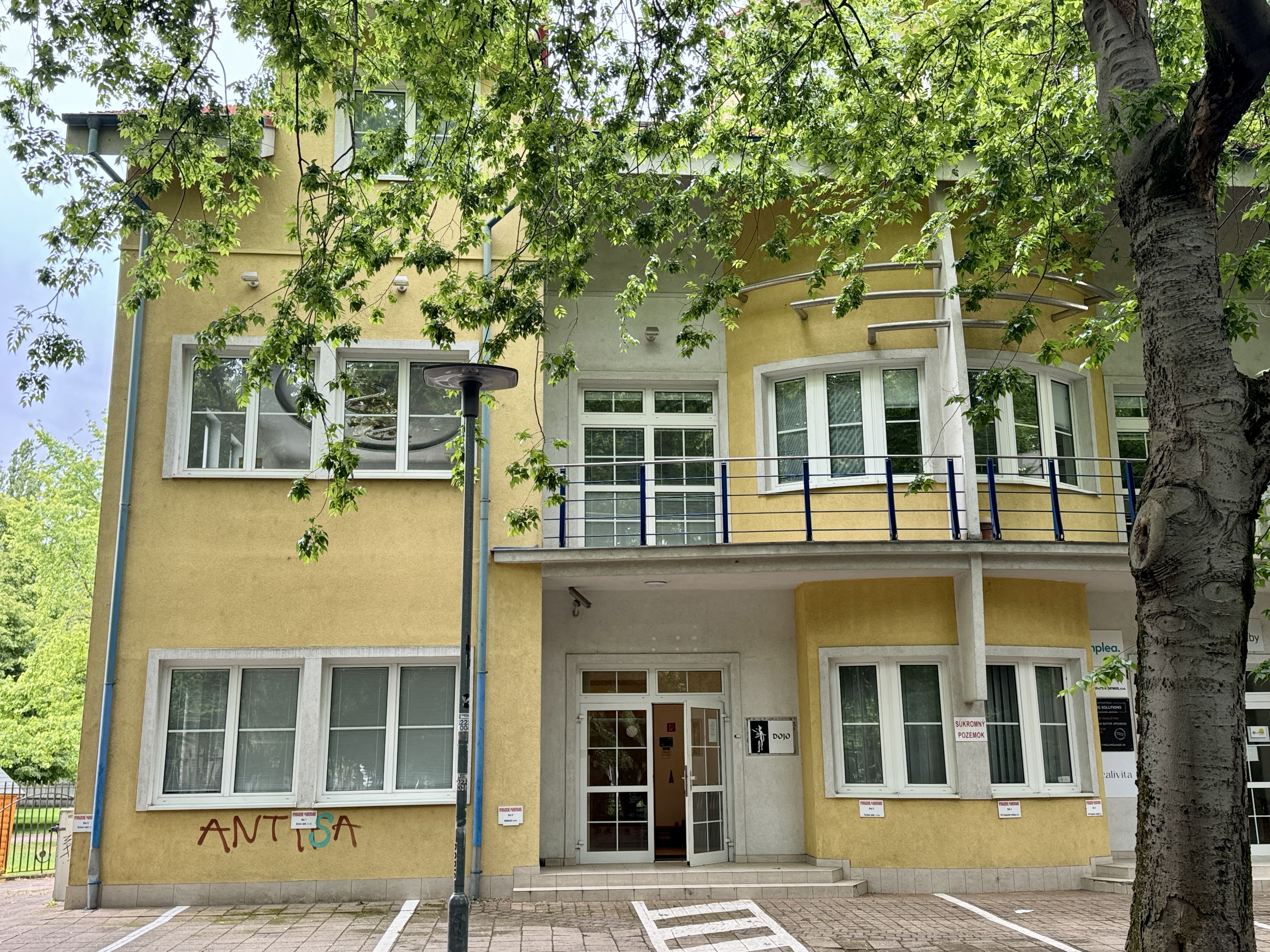 Vchod do DOJO